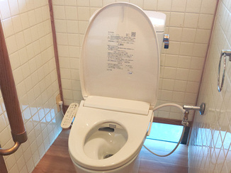 トイレリフォーム 便器と床を一新し、清潔で心地よいレストルームへ