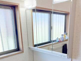 洗面リフォーム 水漏れを機に交換した、使用感の変わらない洗面化粧台