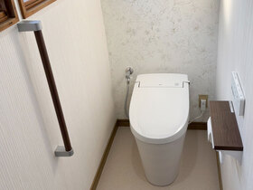 トイレリフォーム1日でリフレッシュしたトイレと洗面台