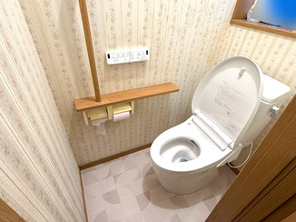 トイレリフォーム 予算を抑えつつ、リモコン洗浄機能を備えたトイレ